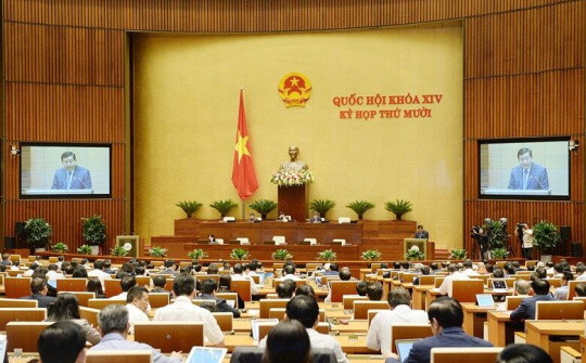Quốc hội thông qua mục tiêu tăng trưởng GDP 6% năm 2021
