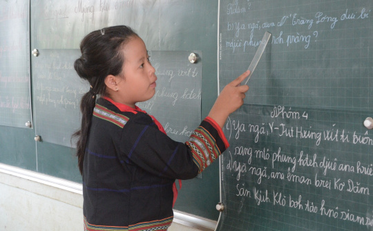 Đắk Lắk: Tổng kết 10 năm dạy học tiếng Êđê trong trường phổ thông và trung tâm giáo dục thường xuyên 