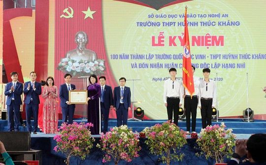 Nghệ An: Trường THPT Huỳnh Thúc Kháng kỷ niệm 100 năm thành lập và đón nhận Huân chương Độc lập hạng Nhì