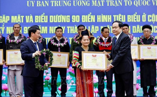 Biểu dương 90 điển hình tiêu biểu ở cộng đồng dân cư