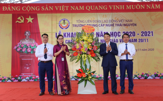 Trường Trung cấp nghề Thái Nguyên: Khai giảng năm học mới và kỷ niệm ngày nhà giáo Việt Nam