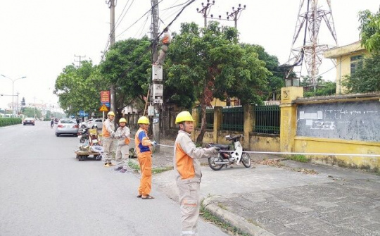 PC Nam Định: Tăng cường phối hợp chỉnh trang lưới điện và hệ thống cáp viễn thông