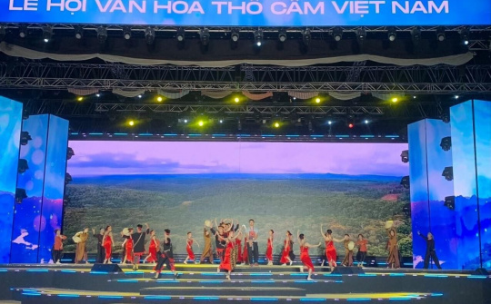 Khai mạc Không gian Văn hoá thổ cẩm Việt Nam