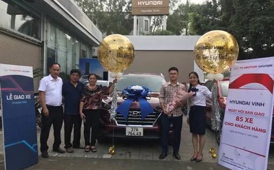 Hyundai Vinh lập kỷ lục mới : Lễ hội bàn giao 85 xe cho Khách hàng