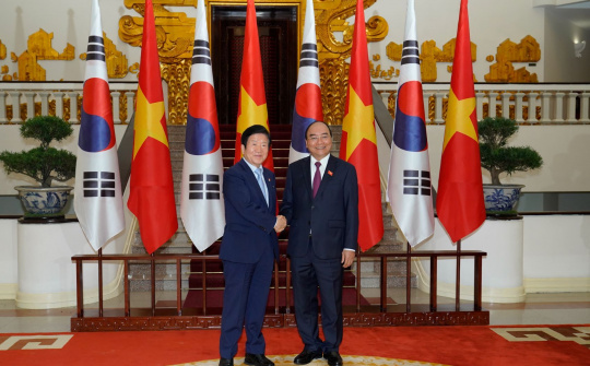 Thủ tướng đề nghị sớm đạt mục tiêu 100 tỷ USD kim ngạch Việt Nam-Hàn Quốc