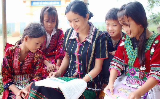 Về thăm ngôi trường mang tên người anh hùng Vừ A Dính