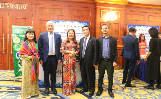 Diễn đàn tái thiết kinh tế trong bối cảnh mới từ góc độ văn hóa kinh doanh