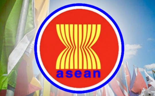 Chèo lái con thuyền ASEAN vượt qua khó khăn, thách thức