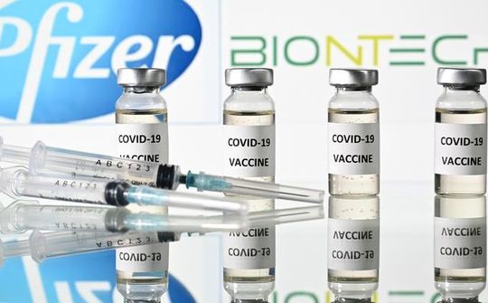 Vaccine chống đại dịch đồng loạt triển khai