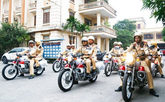 Công an Nam Định ra quân cao điểm đảm bảo trật tự an toàn giao thông