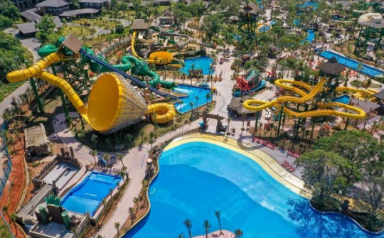 Aquatopia: Hành trình chất đến từng giây ở Công viên nước hàng đầu Châu Á