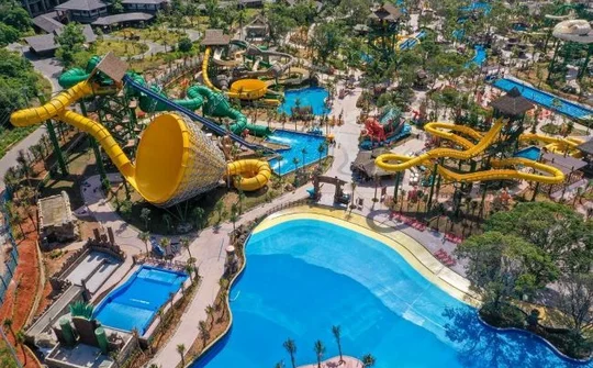 Aquatopia: Hành trình chất đến từng giây ở Công viên nước hàng đầu Châu Á
