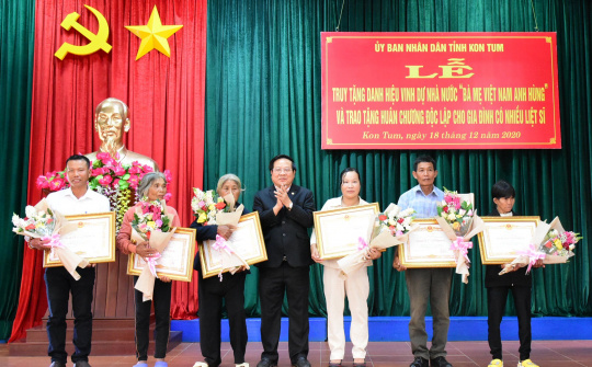 Kon Tum:  Lễ truy tặng danh hiệu “Bà mẹ Việt Nam anh hùng” và  Huân chương Độc lập