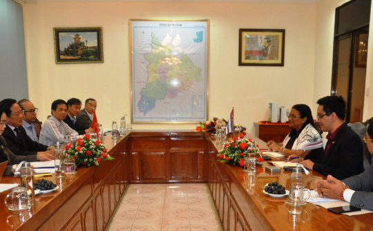 Lãnh đạo tỉnh Kon Tum tiếp Tổng Lãnh sự Cu Ba tại TP. Hồ Chí Minh