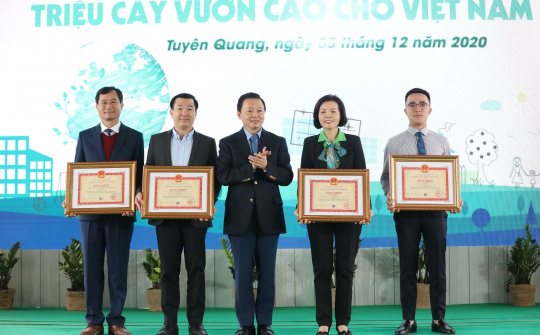 Vinamilk được vinh danh “Top 10 Hoạt động vì môi trường xuất sắc nhất "