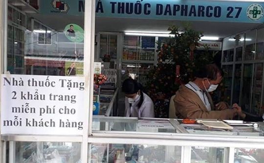 Đà Nẵng: Khẩu trang miễn phí phát ở nhiều nơi