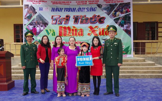 Thư viện tỉnh Nghệ An: Tỏa lan 'ánh sáng tri thức' giữa những ngày đầu Xuân