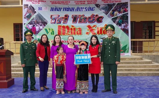 Thư viện tỉnh Nghệ An: Tỏa lan 'ánh sáng tri thức' giữa những ngày đầu Xuân