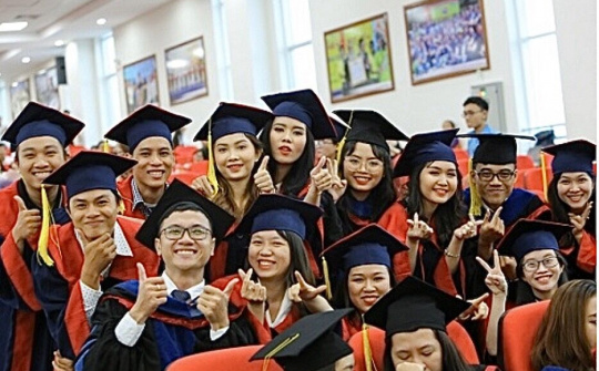 Thực hiện chính sách thu hút, trọng dụng nhân tài trong khu vực công