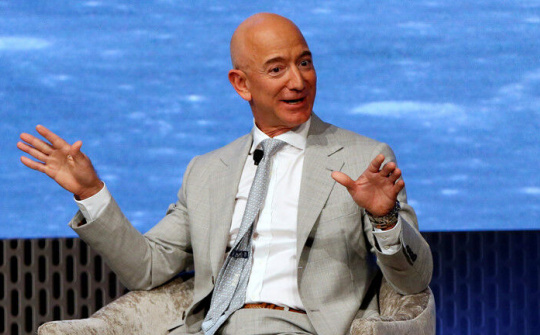 Tỷ phú Jeff Bezos chi 10 tỷ USD cho cuộc chiến giải cứu Trái đất