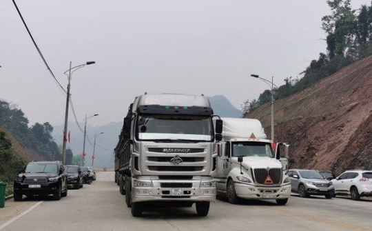 Hàng nghìn xe hàng hoá đã xuất khẩu qua Trung Quốc