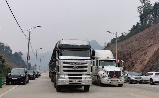 Hàng nghìn xe hàng hoá đã xuất khẩu qua Trung Quốc
