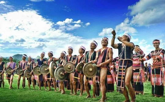Bảo tồn và phát huy giá trị không gian văn hóa cồng chiêng Tây Nguyên