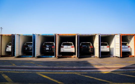 Thaco xuất khẩu 40 xe du lịch Kia Grand Carnival sang Thái Lan