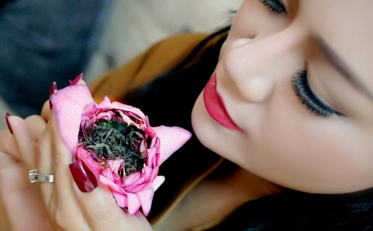 Thưởng thức tinh hoa đất trời với Trà Sen Mộc "Ưu trà Tràng An"