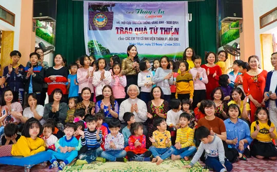 Mang yêu thương đến với trẻ em có hoàn cảnh khó khăn
