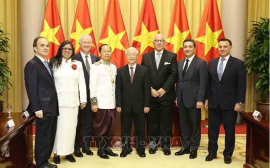 Tổng Bí thư, Chủ tịch nước Nguyễn Phú Trọng tiếp các Đại sứ trình Quốc thư