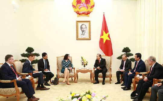 Phó Thủ tướng Thường trực Chính phủ  tiếp Bộ trưởng Khoa học và Nghệ thuật bang Hessen (Đức)