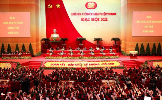 Quy định mới của Bộ Chính trị về tiêu chí đánh giá cán bộ