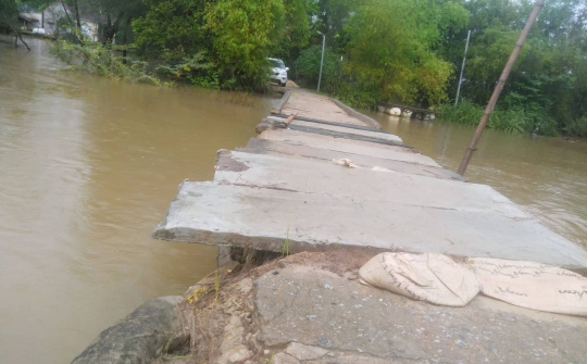 Quảng Nam: Hàng trăm hộ dân mong mỏi một cây cầu từ nhiều năm nay