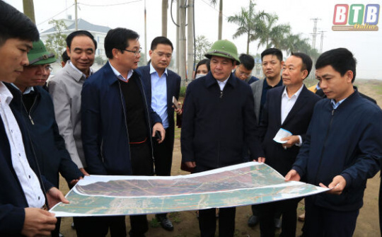 Bí thư Tỉnh ủy Thái Bình kiểm tra tiến độ thực hiện dự án cải tạo, nâng cấp đường 221A