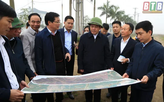 Bí thư Tỉnh ủy Thái Bình kiểm tra tiến độ thực hiện dự án cải tạo, nâng cấp đường 221A