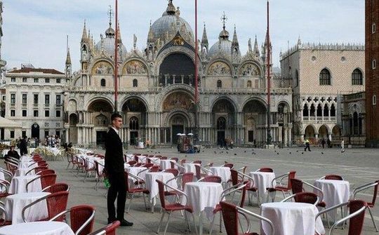 Thủ tướng Italy ra lệnh phong tỏa toàn quốc