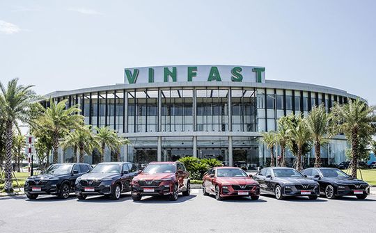 Truyền hình Thụy Sỹ gọi VinFast là ‘kẻ thách thức ngành ô tô thế giới’