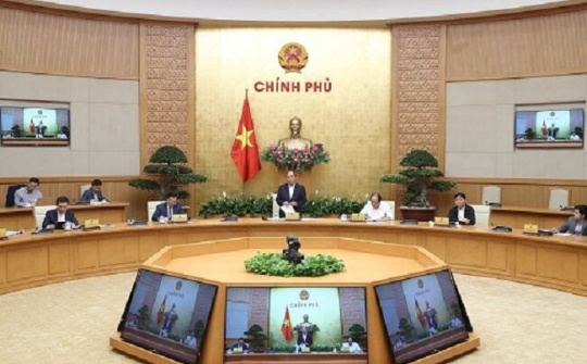 Như chiếc lò xo bị nén lại, chúng ta phải chuẩn bị tâm thế vươn lên, biến nguy cơ thành thời cơ