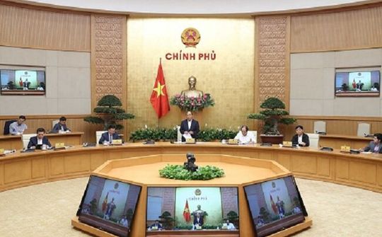 Như chiếc lò xo bị nén lại, chúng ta phải chuẩn bị tâm thế vươn lên, biến nguy cơ thành thời cơ
