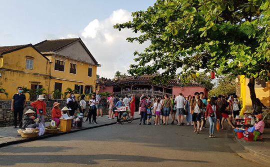 Hội An dừng các hoạt động đón khách trong khu phố cổ