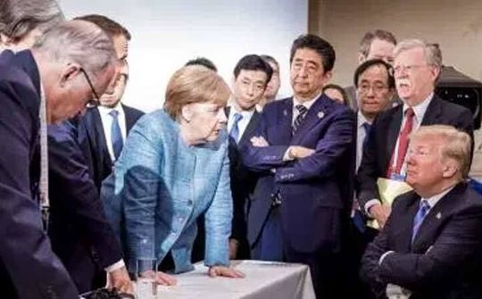 Quyết định bất ngờ của tổng thống Mỹ Donald Trump khiến Thế giới hỗn loạn