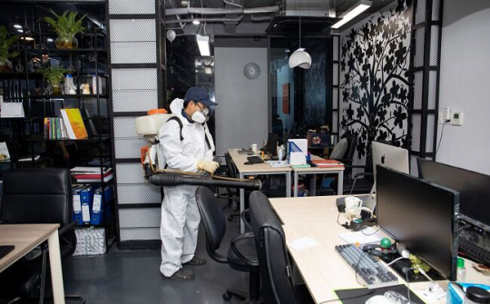 Hướng dẫn vệ sinh môi trường, khử khuẩn nơi làm việc