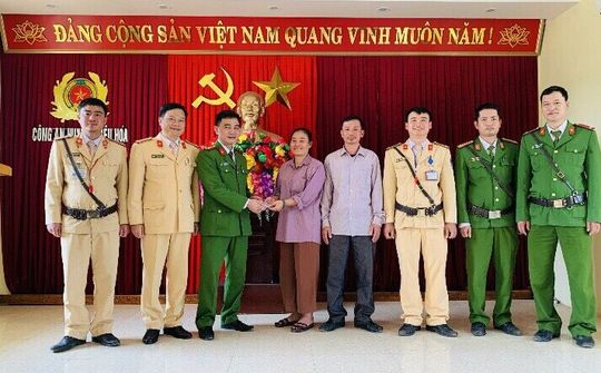 Công an huyện Thiệu Hóa quyết liệt trong việc xử lý xe công nông, đảm bảo an toàn giao thông và trật tự công cộng