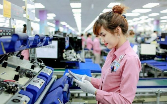 Nhóm hàng điện tử đẩy xuất khẩu hàng hóa sang Trung Quốc tăng mạnh