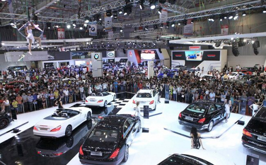 Thí điểm nộp lệ phí trước bạ điện tử đối với ô tô, xe máy tại Hà Nội và TP.Hồ Chí Minh