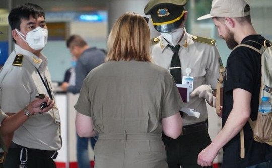 Tạm ngừng cấp visa cho người nước ngoài nhập cảnh Việt Nam từ 18/3