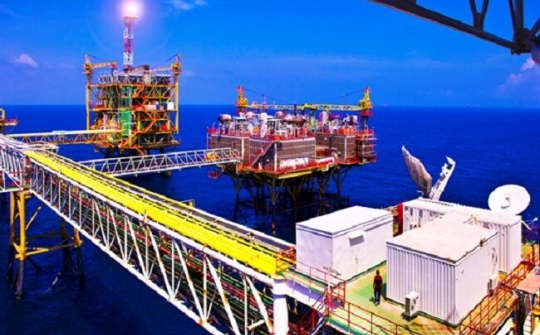 Cần sự điều chỉnh mang tính chiến lược để ngành dầu khí vượt khó