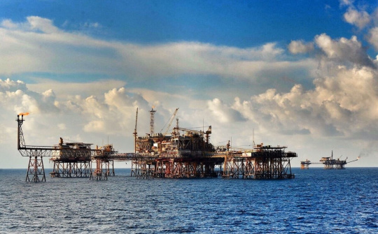 Hướng đi nào cho doanh nghiệp xăng, dầu khi giá xăng dầu giảm mạnh