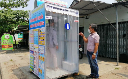 Phòng khử khuẩn di động miễn phí cho người dân giữa mùa dịch COVID-19